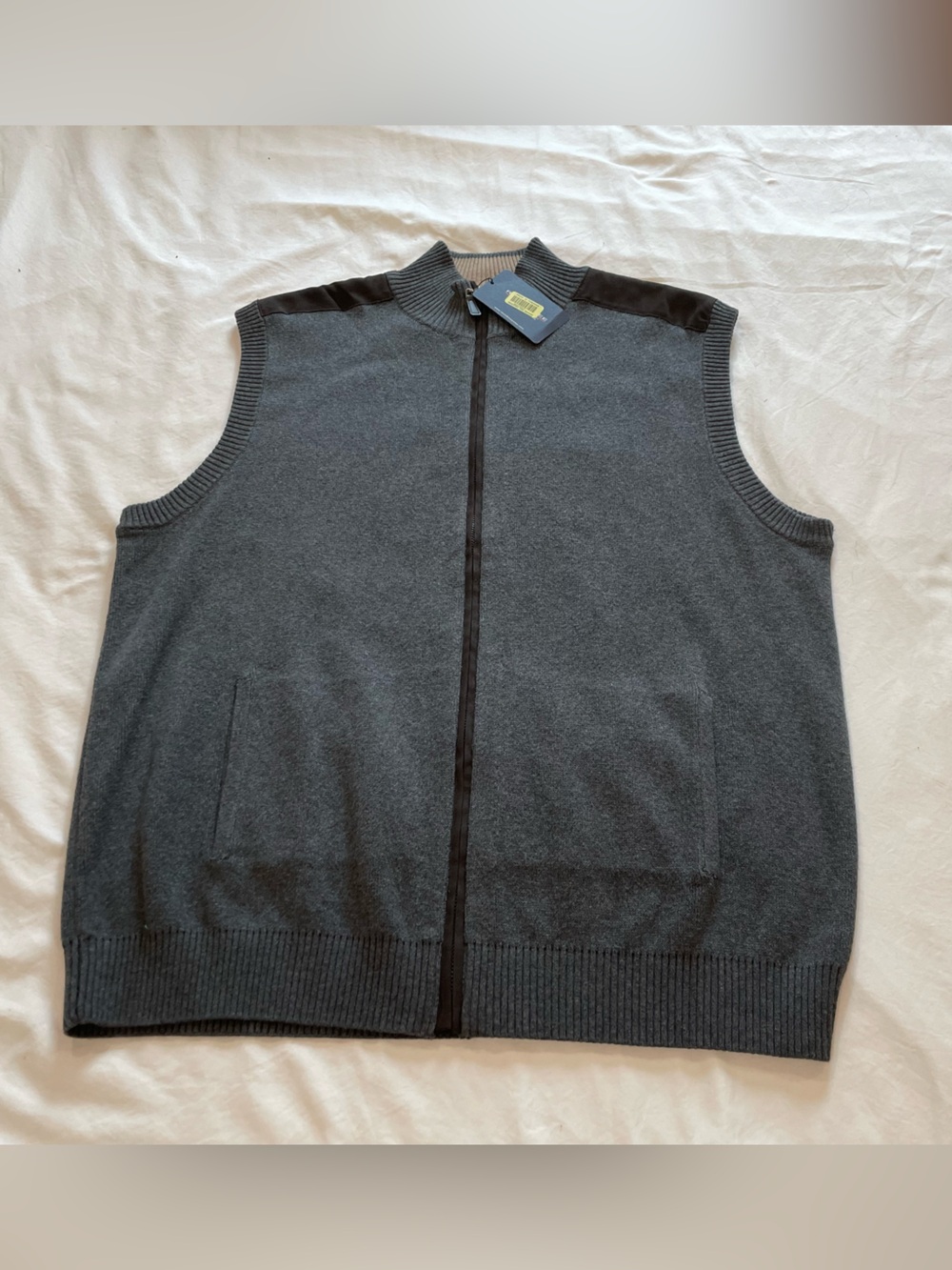 Roundtree & Yorke Men's Charcoal Gray Zip-Up Knit Vest NWT
